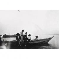 釣り船にて（場所不明）　１９２５年頃カ