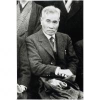 榊　亮三郎教授